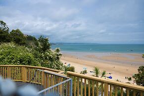 3 Croft House - Beach Front Sea Views Parking