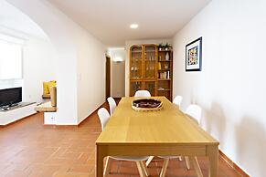 Yellow Stripe in Tavira