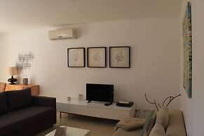 CG 11A - Pool - Cabanas Gardens