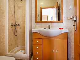 Alameda in Faro With 2 Bedrooms and 2 Bathrooms