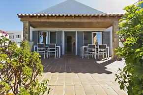 Villa Lydia in Faro With 3 Bedrooms and 1 Bathrooms