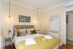 Blue Peacock in Faro