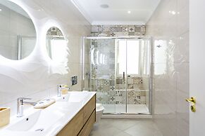 Blue Peacock in Faro