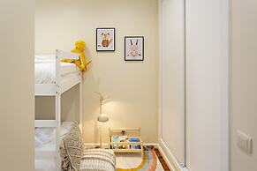 Blue Peacock in Faro