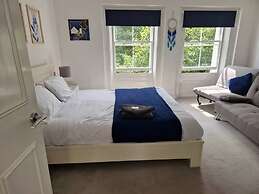 City Centre Duplex Sleeps 4 H9