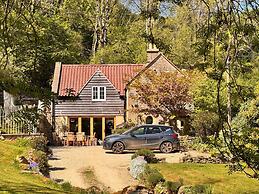 Beautiful Cottage Near Bath