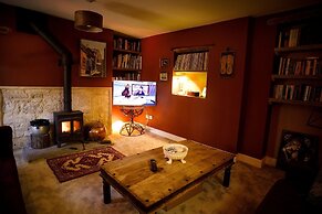 Beautiful Cottage Near Bath