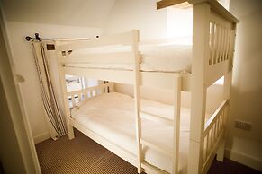 Beautiful Cottage Near Bath