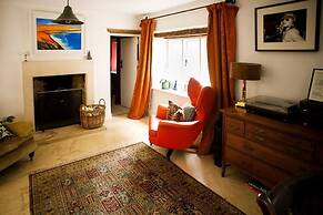 Beautiful Cottage Near Bath