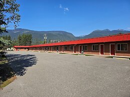 Mike Wiegele Helicopter Skiing