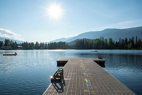 Mike Wiegele Helicopter Skiing