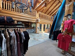 Mike Wiegele Helicopter Skiing