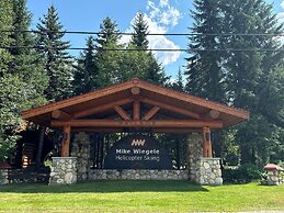 Mike Wiegele Helicopter Skiing