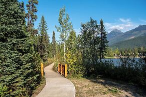 Mike Wiegele Helicopter Skiing