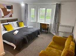 Broadlands Place
