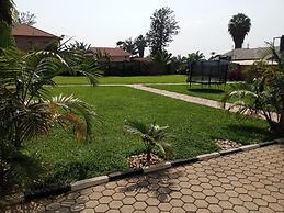 Kigali Luxe Apartment - Spacious 5 Bedrooms