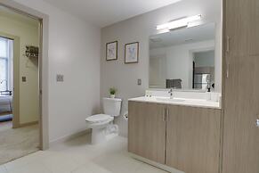 Fantastic Condo at Crystal City With Gym