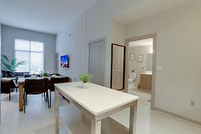 Fantastic Condo at Crystal City With Gym