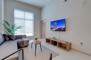 Fantastic Condo at Crystal City With Gym