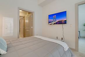 Fantastic Condo at Crystal City With Gym