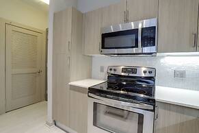 Fantastic Condo at Crystal City With Gym