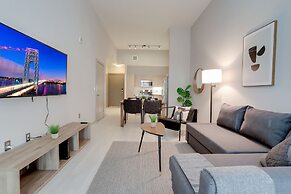 Fantastic Condo at Crystal City With Gym