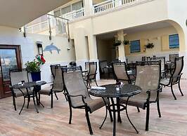 Caicos Coral Reef Beachfront Apartments