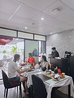 Golden Rose Premium Hotel