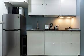 100mBeachfront gym Swimming Pools c100