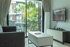 100mBeachfront gym Swimming Pools c100