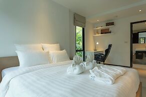 100mBeachfront gym Swimming Pools c100