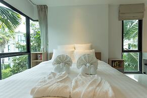 100mBeachfront gym Swimming Pools c100