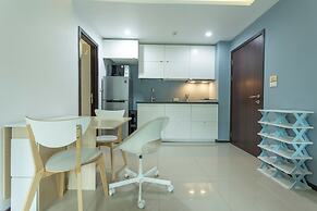 100mBeachfront gym Swimming Pools c100