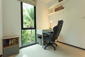 100mBeachfront gym Swimming Pools c100