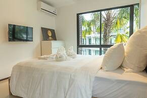 100mBeachfront gym Swimming Pools c100