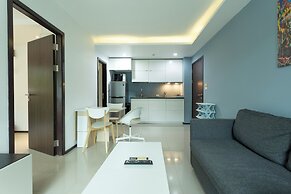 100mBeachfront gym Swimming Pools c100