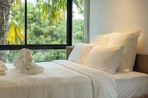 100mBeachfront gym Swimming Pools c100