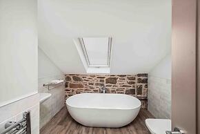 The Stables - Unique Conversion With hot tub