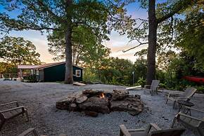 Hot Tub-Firepit-Bunkroom near Crick