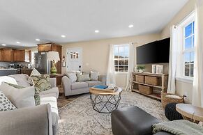 Hot Tub-Firepit-Bunkroom near Crick