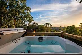 Hot Tub-Firepit-Bunkroom near Crick