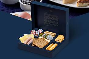 Loena Luxury Suites