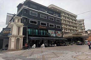 Golden Star Pattaya