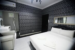 Golden Star Pattaya