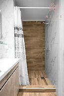 Avenue Studios & Apartments, Nilie Hospitality MGMT