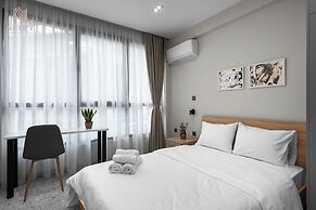 Avenue Studios & Apartments, Nilie Hospitality MGMT