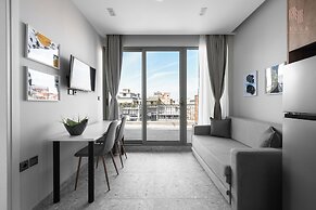 Avenue Studios & Apartments, Nilie Hospitality MGMT