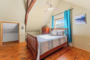 Branson's Crystal Cabin