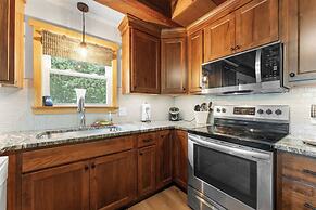 Branson's Crystal Cabin