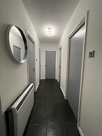 Cosy Cardiff Apartment Near City Centre